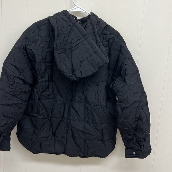 FLYGO ladies quilted pullover. NWT - Picture 4 of 5